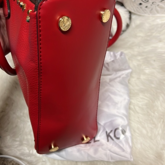 Michael Kors Signature Sienna Small Messenger - Picture 3 of 7